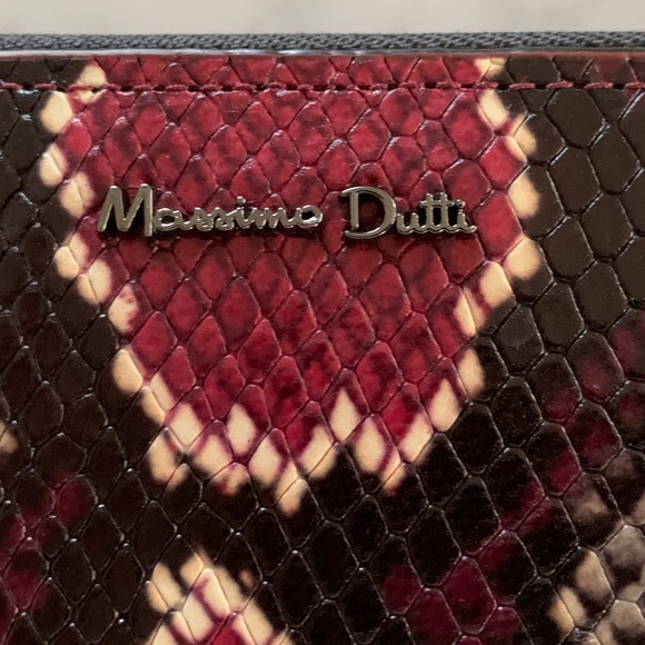 Massimo Dutti leather snake skin wallet in beautiful raspberry colour - Picture 3 of 6